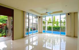 4 dormitorio chalet en Watthana, Tailandia. $5 800  por semana