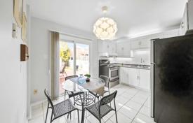 8 dormitorio casa de pueblo en Scarborough, Canadá. C$1 605 000