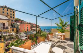 4 dormitorio piso en Riomaggiore, Italia. 900 000 €
