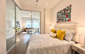 4 dormitorio piso en Saint Clair Avenue West, Canadá. C$755 000