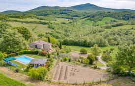 20 dormitorio finca rústica 393 m² en Radicofani, Italia. 890 000 €