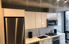 1 dormitorio piso en Richmond Street West, Canadá. C$724 000