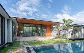 4 dormitorio villa 450 m² en Mueang Phuket, Tailandia. $1 357 000