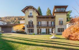 Villa – Stresa, Piedmont, Italia. 1 400 000 €
