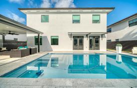 Casa de pueblo – West End, Miami, Florida,  Estados Unidos. $1 099 000