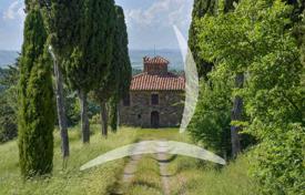 Terreno en Radicofani, Italia. 780 000 €