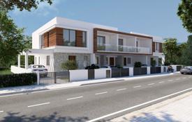 3 dormitorio adosado en Larnaca, Chipre. 275 000 €