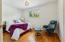 11 dormitorio casa de pueblo en North York, Canadá. C$1 274 000