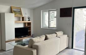 2 dormitorio piso 80 m² en Milna, Croacia. 190 000 €