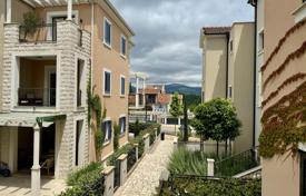 1 dormitorio piso 45 m² en Radovići, Montenegro. 305 000 €