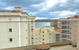 2 dormitorio piso 74 m² en Bečići, Montenegro. 273 000 €