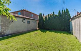 3 dormitorio casa de pueblo en North York, Canadá. C$1 254 000