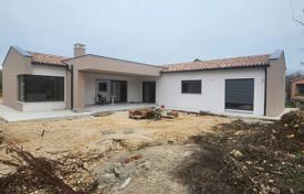 3 dormitorio casa de pueblo 137 m² en Raša, Croacia. 520 000 €