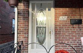 Casa de pueblo – Lansdowne Avenue, Old Toronto, Toronto,  Ontario,   Canadá. C$2 143 000