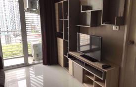 1-dormitorio apartamentos en condominio en Ratchathewi, Tailandia. $108 000