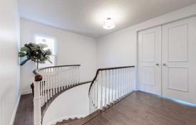9 dormitorio casa de pueblo en Scarborough, Canadá. C$1 328 000