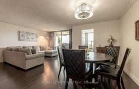 6 dormitorio piso en Etobicoke, Canadá. C$873 000