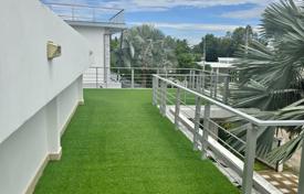4 dormitorio villa 320 m² en Pattaya, Tailandia. $403 000