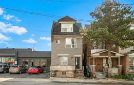Casa de pueblo – Lansdowne Avenue, Old Toronto, Toronto,  Ontario,   Canadá. C$1 157 000
