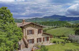 Villa – San Casciano dei Bagni, Siena, Toscana,  Italia. 1 300 000 €