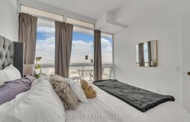 5 dormitorio piso en North York, Canadá. C$776 000