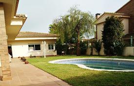 Villa – Calafell, Cataluña, España. 2 800 €  por semana