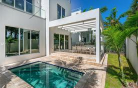 Villa – Sunny Isles Beach, Florida, Estados Unidos. $1 774 000