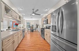 5 dormitorio casa de pueblo en Florida, Estados Unidos. $316 000