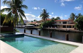 Villa – North Miami Beach, Florida, Estados Unidos. $3 100 000