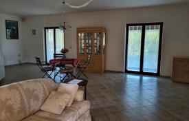 6 dormitorio casa de pueblo 600 m² en Brtonigla, Croacia. Price on request