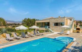 4 dormitorio villa 375 m² en Poli Crysochous, Chipre. 2 940 €  por semana