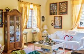 3 dormitorio villa 195 m² en Florencia, Italia. 1 200 000 €