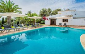 Villa – Carvoeiro, Faro, Portugal. 5 800 €  por semana