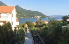 2 dormitorio piso 72 m² en Kamenari, Montenegro. 159 000 €