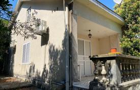 7 dormitorio chalet 96 m² en Đenovići, Montenegro. 500 000 €
