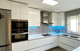 5 dormitorio adosado 200 m² en Estepona, España. 645 000 €