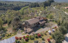 13 dormitorio finca rústica 312 m² en Perugia, Italia. 1 000 000 €