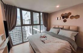 1 dormitorio piso en Phra Khanong, Tailandia. $165 000