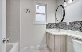 8 dormitorio casa de pueblo en Scarborough, Canadá. C$1 294 000