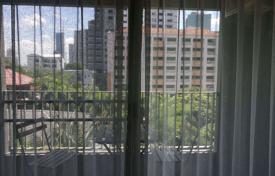 1-dormitorio apartamentos en condominio en Khlong Toei, Tailandia. $167 000