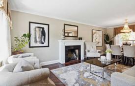 8 dormitorio casa de pueblo en North York, Canadá. C$1 661 000