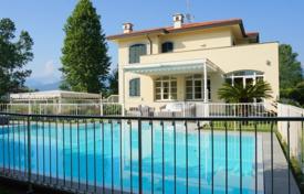 6 dormitorio villa en Forte dei Marmi, Italia. Price on request