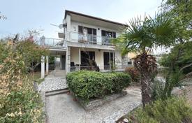 6 dormitorio casa de pueblo 145 m² en Malinska, Croacia. 550 000 €
