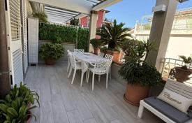 6 dormitorio piso en Pietrasanta, Italia. 720 000 €