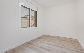 4 dormitorio piso 153 m² en Barcelona, España. 950 000 €