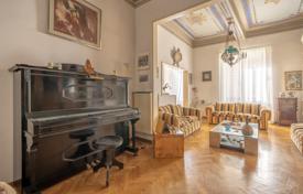 11 dormitorio finca rústica 326 m² en Montepulciano, Italia. 700 000 €