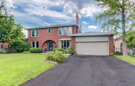 Casa de pueblo – North York, Toronto, Ontario,  Canadá. C$2 076 000