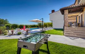 3 dormitorio casa de pueblo 150 m² en Pula, Croacia. 470 000 €