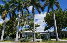 Villa – North Miami, Florida, Estados Unidos. 1 342 000 €