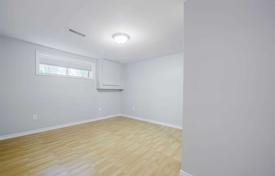 5 dormitorio casa de pueblo en Scarborough, Canadá. C$1 200 000